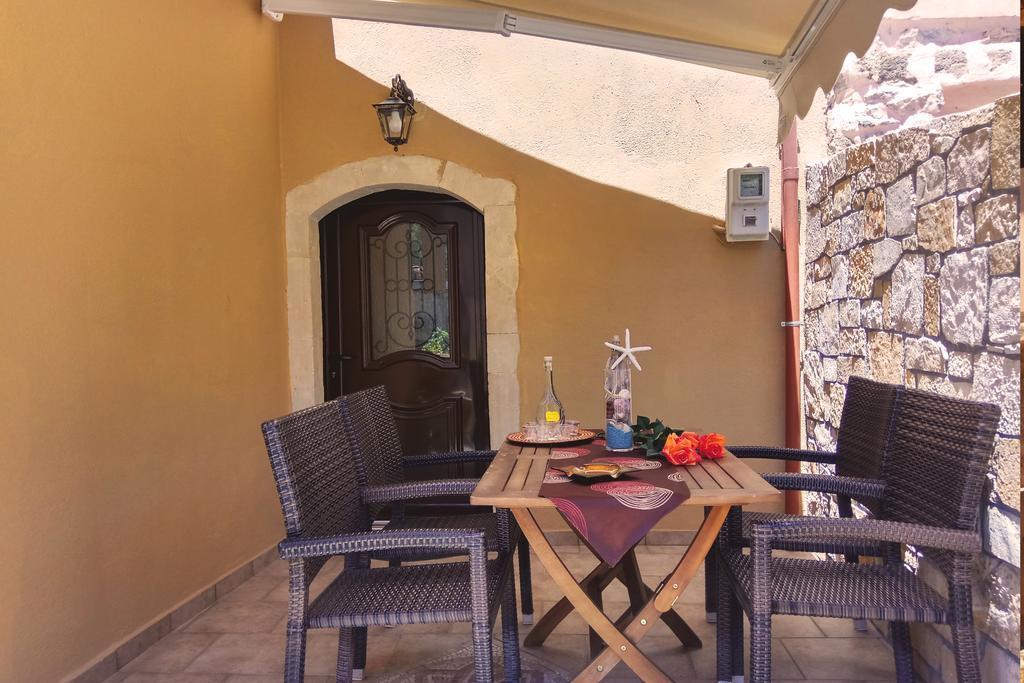 Villa Galanthus Lístaros Buitenkant foto